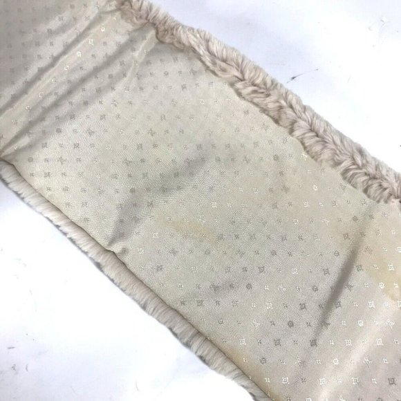LOUIS VUITTON Fur Tippet Logo Bicolor Echarpes LV in the city Scarf - Picture 7 of 11